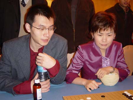 图文：第六届农心杯赛 王磊和华学明在研究室