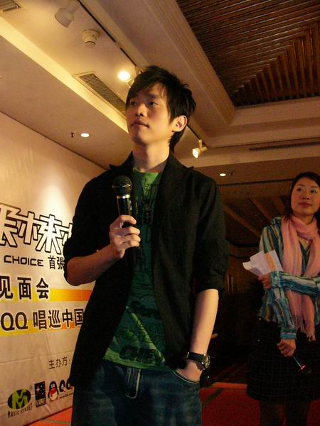 组图：马来西亚歌手张栋梁北京发布个人专辑