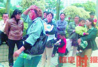 广州两帮医托医院门前群殴 三十人血洒大街(图)