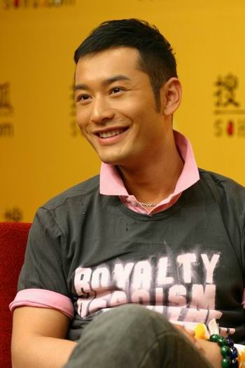 黄晓明做客搜狐:与赵薇“互许终身”是玩笑