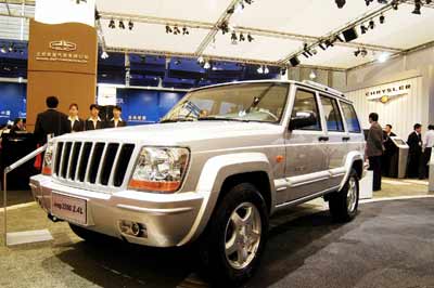 2.4升发动机的Jeep2500上市 售价11.96万