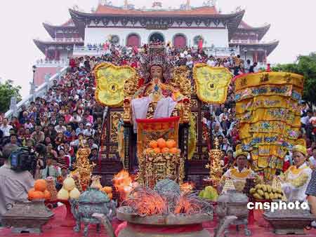 福建莆田湄洲岛隆重纪念妈祖诞辰1045周年(图)