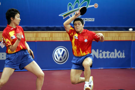 当日,在上海举行的第48届世界乒乓球锦标赛进入第三天.