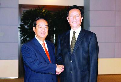 陈良宇昨会见宋楚瑜率领的亲民党大陆访问团 亲朋相见