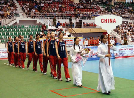 [体育]排球�D�D2005年亚俱杯女排赛在越南揭幕