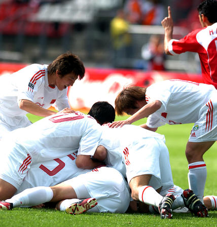 图文:世青赛2-1土耳其 队员庆祝进球