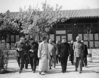 1951年5月陈云参加主持和平解放西藏谈判图