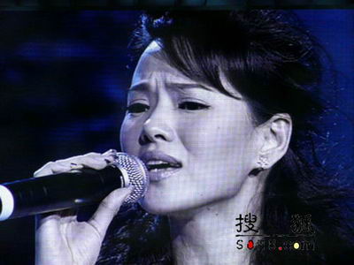 组图：第11届上海电视节颁奖礼-伊能静表演