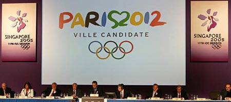图文：巴黎申奥 奥委会成员听取巴黎陈述