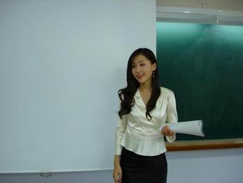 某大学的超级韩国美女老师(图)