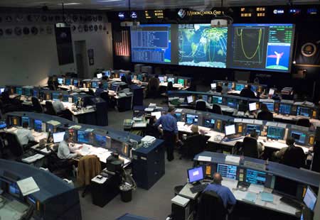 美国"发现号"航天飞机明天即将在肯尼迪航天中心发射,本网记者日夜