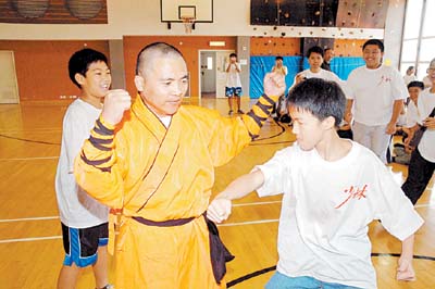 国内要闻 各地视窗     中新网7月19日电 据香港商报报道,嵩山少林寺