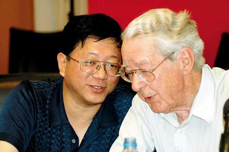 马悦然与邀请他来复旦讲学的中文系陈思和教授