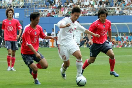 图文：四强赛-中国1-1韩国 陈涛单骑闯关