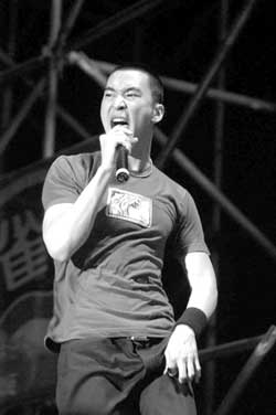 2005风夏音乐季 黄立行让谢霆锋歌迷“倒戈”