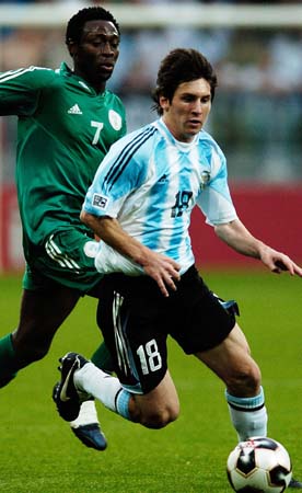 克雷斯波领衔阿根廷国足 海外球员多梅西首入选