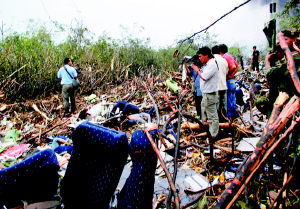 秘鲁客机坠毁死亡41人(图)