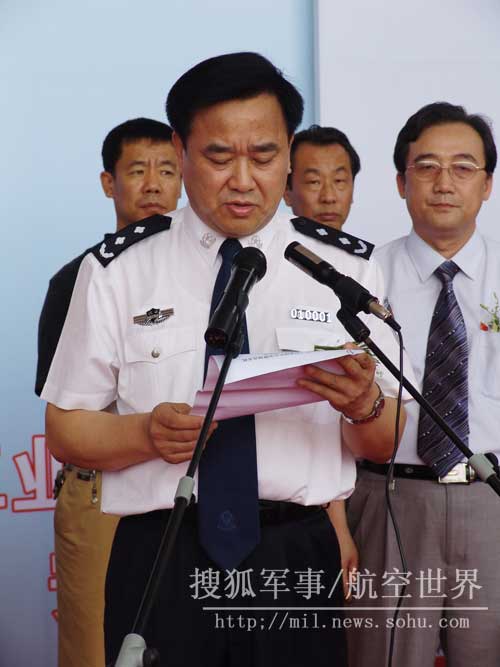 中国首架警用直升机交付南京公安局(组图)
