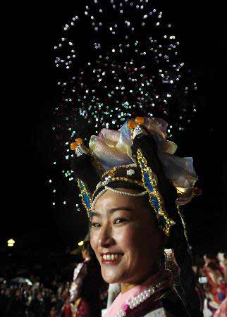 组图：庆祝西藏自治区成立40周年焰火晚会