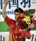图文：中国羽毛球大师赛鸣金 林丹在颁奖仪式上