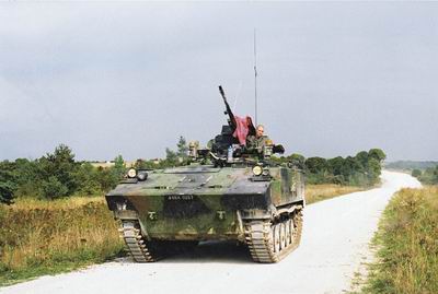 法国将大升级履带式amx10p装甲运兵车附图
