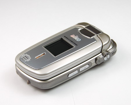 国产200万像素诱惑 波导MP4手机D700最新评