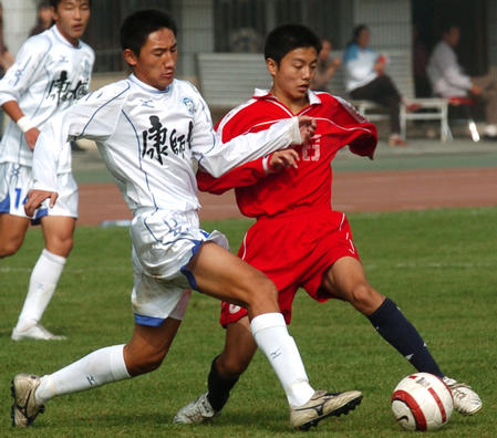 图文:2005U17足球联赛 天津火车头3-5天津泰达