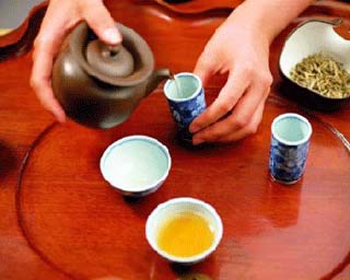 减肥:除油脂 最佳饮茶瘦身法