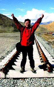 青藏铁路开铺最后一公里 将于10月18日贯通(图)