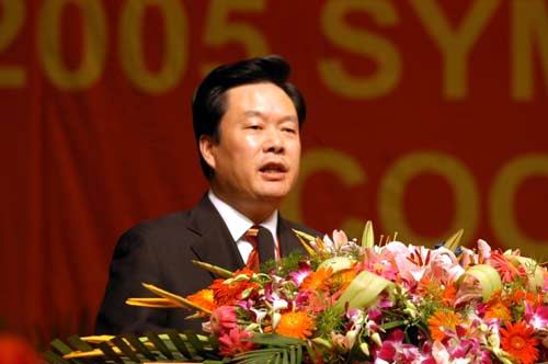 江阴市长王锡南主持开幕式(图)