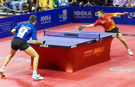 图文:乒乓球世界杯赛 王皓对阵萨姆索诺夫
