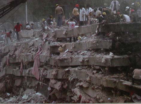 墨西哥大地震后的惨景