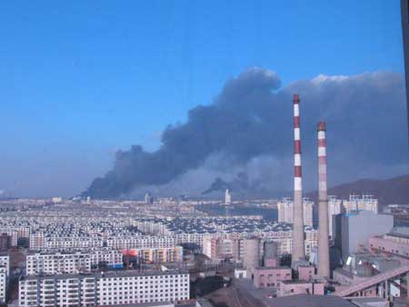 组图:吉林市中石油化工厂爆炸 伤亡尚不清楚