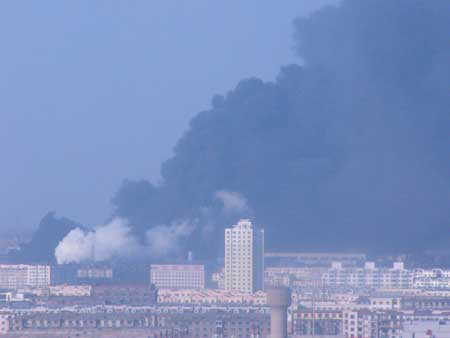 组图:吉林市中石油化工厂爆炸 伤亡尚不清楚
