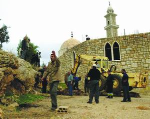 黎巴嫩在叙利亚情报局监狱旁发现集体坟墓(图