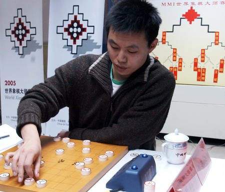 图文世界象棋大师赛许银川在比赛中