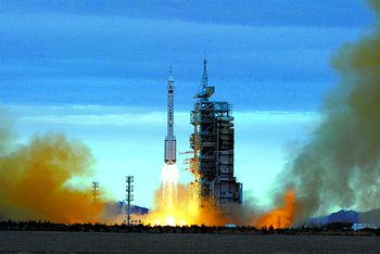 10月12日,神舟六号在酒泉卫星发射中心发射成功.