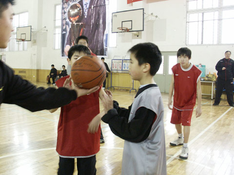 张毅:因为参加张卫平篮球训练营 所以我长大了