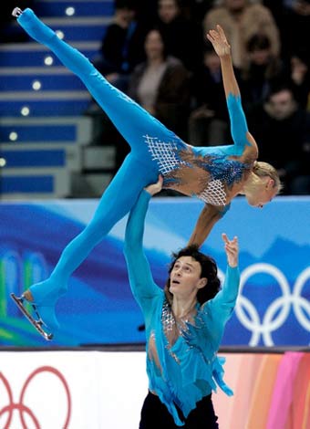 图文：冬奥花样滑冰比赛 俄罗斯选手夺冠