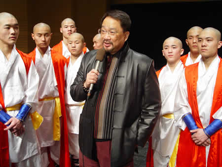 徐小明来京观看《寺院内外》只为新片选主角