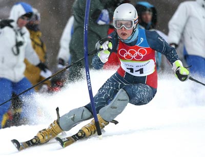 图文:冬奥会女子高山滑雪 奥地利选手比赛中