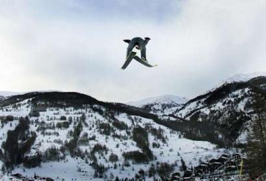 图文:跳台滑雪个人赛 空中的莫尔根斯特恩