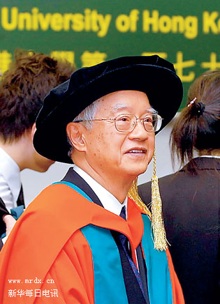 图文:吴敬琏成为香港大学名誉博士