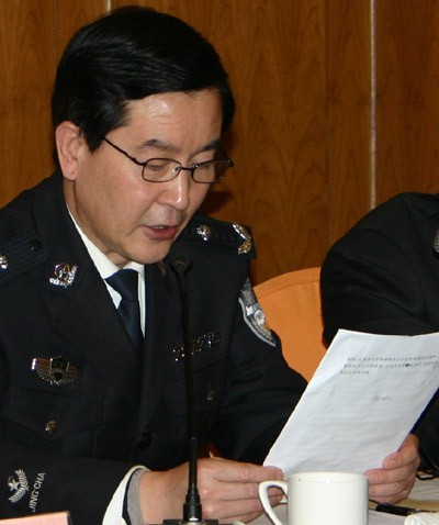 职工代表辽宁大连市公安局巡警支队政委孔庆林在会上发言