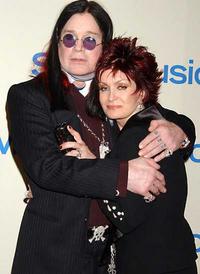 英国评选最佳名人母亲 摇滚教父Ozzy爱妻称冠