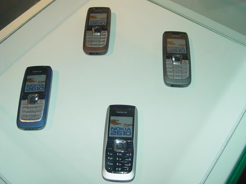 诺基亚抢夺未来新十亿手机用户 发布3款低价机