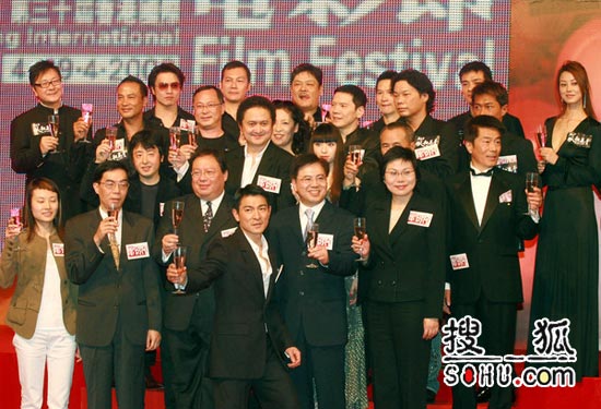 香港国际电影节开幕式 两岸三地影人祝酒(图)