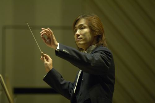 图：东京交响乐团第一指挥—饭森1