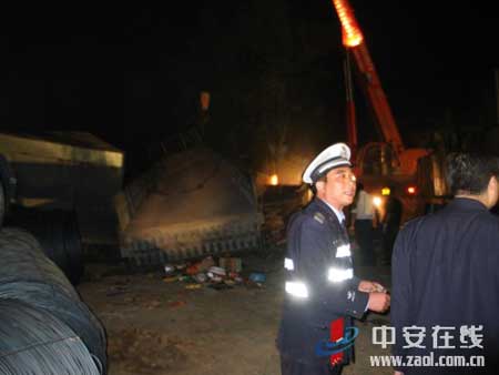 安徽霍邱一大货车冲入民宅 造成6人死亡4人重