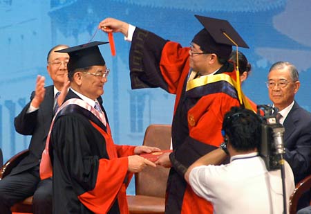 连战福建之行满怀感激深情 称"人亲不如土亲"